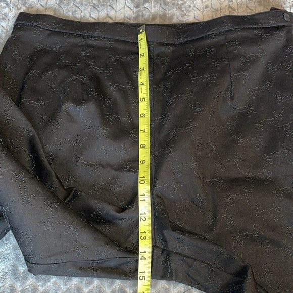 NWT Alanni Woman Straight Leg Black Embroidered Trousers. Size 18.  Side zipper - Picture 11 of 13